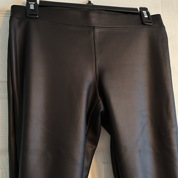 Express faux leather leggings - Picture 2 of 4